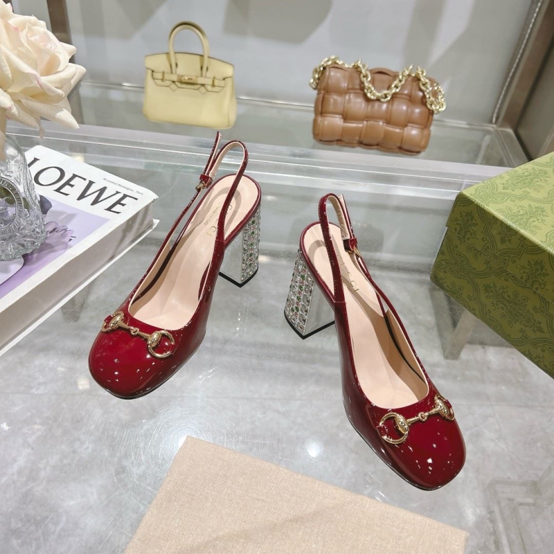 G*u*i sandals